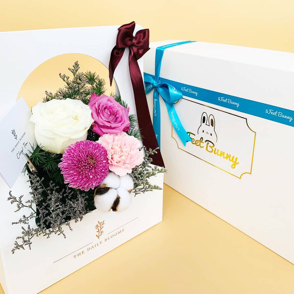 Hello Baby Gift Set & Musical Floral Box